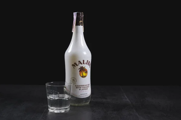Kiev Ucrânia Novembro 2018 Malibu Rum Licor Base Rum Aromatizado — Fotografia de Stock