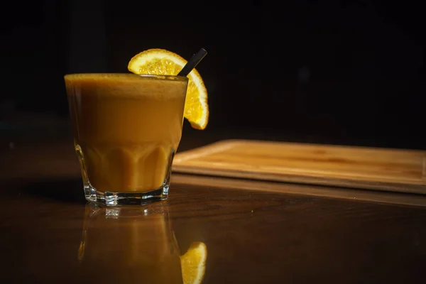 Koffie Drinkt Een Zwarte Achtergrond Koffie Een Zwarte Tafel Koude — Stockfoto