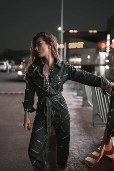 Fashion Street Portrait Stylish Girl Denim Overalls Shops Background Night — Stock Photo, Image