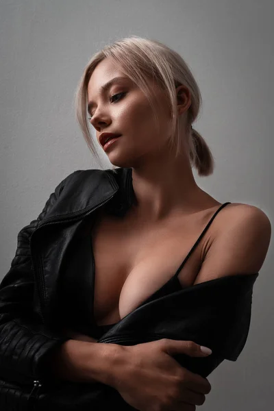 Sexy Stylish Blonde Woman Red Lips Leather Jacket Lingerie Posing — Stockfoto