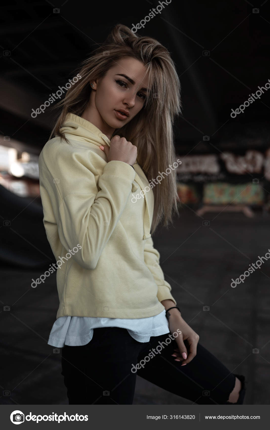 Cute Sexy Woman Casual Clothes Urban Background Pretty Stylish
