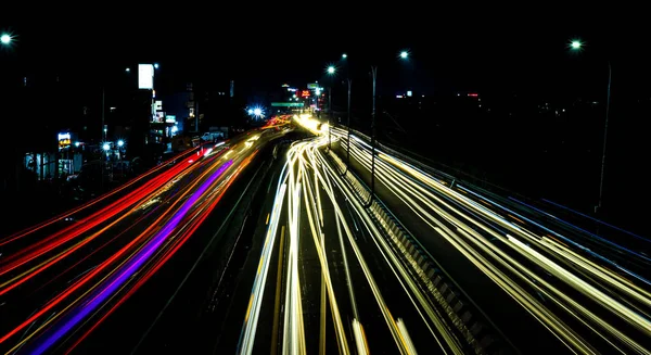 Niesamowita Długa Ekspozycja Szlak Świetlny Pojazdu Drodze Ekspresowej — Zdjęcie stockowe
