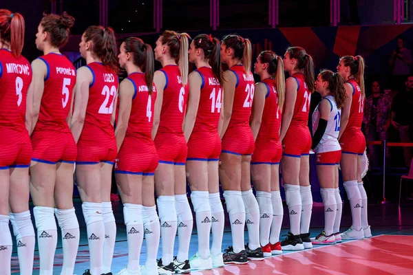 Rus qiz oladi becerdin ichida eshak