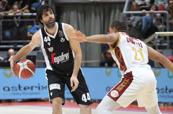 Baloncesto italiano Serie A Campeonato Segafredo Virtus Bolonia vs Umana Reyer Venezia — Foto de Stock