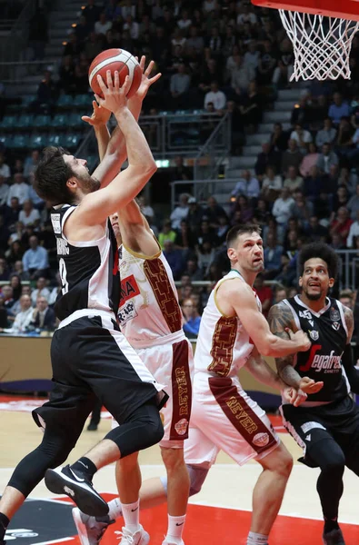 İtalya Basketbol Şampiyonası Segafredo Virtus Bologna Umana Reyer Venezia 'ya karşı — Stok fotoğraf