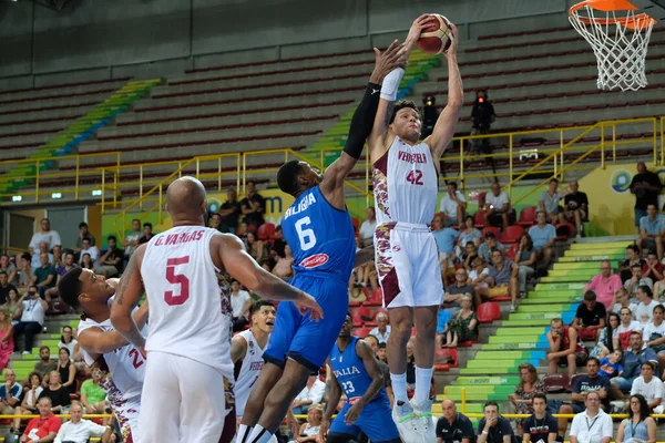 Italia Selección Nacional de Baloncesto Verona Copa de Baloncesto - Italia vs Venezuela — Foto de Stock