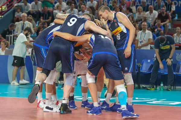 Torneo de la Selección Italiana de Voleibol Hombres de Calificación Para Tokio 2020 - Día 3 - Italia vs Serbia — Foto de Stock