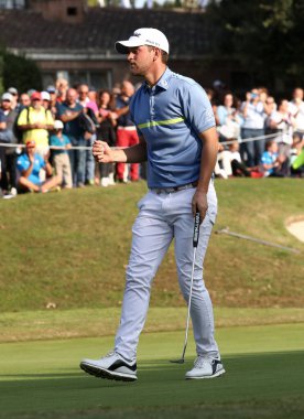 Golf 76 ° İtalya 'yı aç