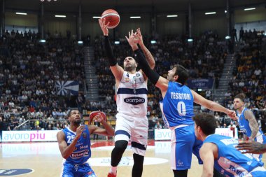 İtalyan Basketbol A Serie Championship 40 Bologna 'ya karşı De Longhi Treviso Basket