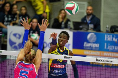 Voleybol İtalyan Serie A1 Kadınlar Şampiyonası Imoco Volley Conegliano Saugella Takımı Monza 'ya karşı