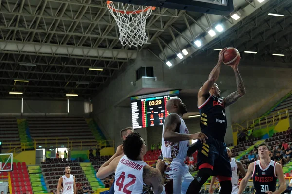 Internationale basketballmannschaften verona basketball cup 2019 - russland vs venezuela — Stockfoto