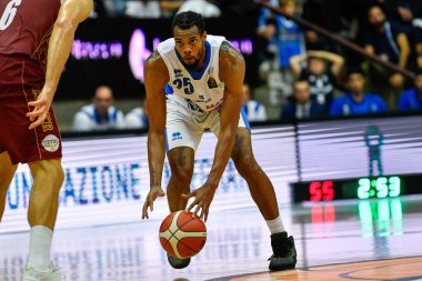 İtalya Basketbol Şampiyonası De Longhi Treviso Basket Umana Reyer Venezia 'ya karşı