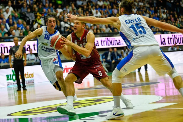 Italský basketbal Serie Championship De Longhi Treviso Basket vs Umana Reyer Venezia — Stock fotografie
