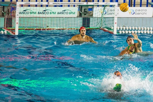 Waterpolo Italian Serie A Men Championship Banco Bpm Sport Management vs C.C. Ortigia — Stock fotografie