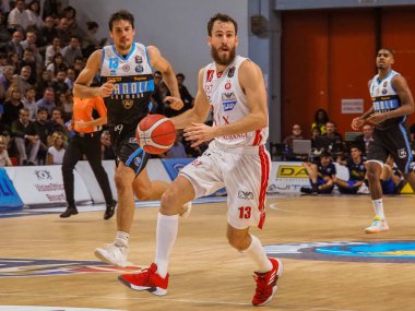 İtalyan Basketbolu A Serie Şampiyonası Vanoli Basket Cremona 'ya karşı A-124; X Armani Takas Olimpia Milano