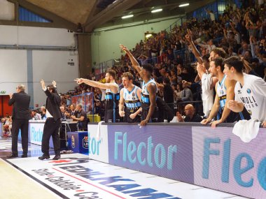 İtalyan Basketbolu A Serie Şampiyonası Vanoli Basket Cremona 'ya karşı A-124; X Armani Takas Olimpia Milano