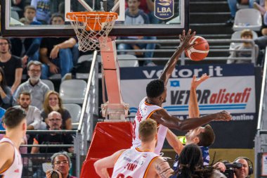 İtalyan Basketbolu A Serie Şampiyonası Virtus Roma 'ya karşı Kırk Bologna