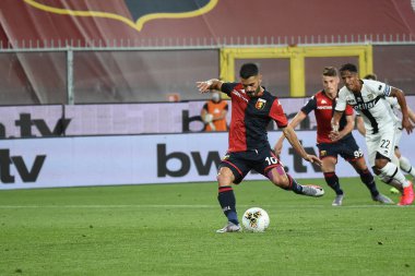 iago falque (genoa) 23 Haziran 2020 'de Genova, İtalya' da Cenova - LM / Danilo Vigo 'da Cenova-Parma maçında penaltı vuruşunu gerçekleştirdi