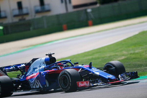 daniil kvyat on the 2018 str13 toro rosso during F1 team Alphatauri testing and shooting day at the Autodromo Enzo e Dino Ferrari in imola, Italy, June 24 2020 - LM/Daniele Nicli