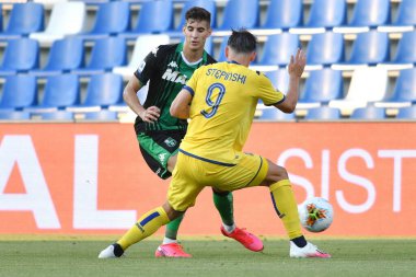 Mariusz stepinski verona ve mert muldur sassuolo Sassuolo, Hellas Verona 'ya karşı 28 Haziran 2020' de İtalya 'nın Reggio Emilia kentinde - LM / Alessio Tarpini