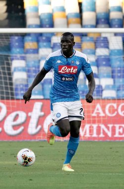 Napoli 'nin kalidou koulibaly' si Napoli vs Spal sırasında Napoli, İtalya 'daki San Paolo Stadyumu' nda, 28 Haziran 2020 - LM / Marco Iorio