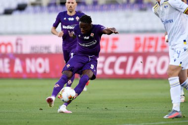 Floransa, İtalya 'da 12 Temmuz 2020 - LM / Matteo Papini' de Fiorentina 'nın Hellas Verona' ya açtığı davada faaliyet halindeki acf fiorentina Hıristiyan Kouame