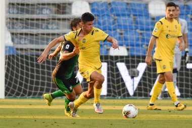 Matteo pessina verona ve Manuel locatelli Sassuolo, Hellas Verona 'ya karşı 28 Haziran 2020' de İtalya 'nın Reggio Emilia kentinde yapılan davada