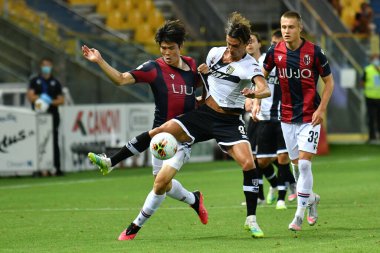 Takheriro tomiyasu (Bologna) ve Roberto inglese (parma) Parma, İtalya 'da Bologna' ya karşı 12 Temmuz 2020 - LM / Alessio Tarpini