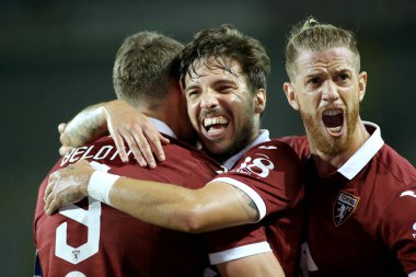 Andrea Belotti, Simone Verdi ve Cristian ansaldi (torino) Torino-Brescia maçında skor yaptıktan sonra Torin, İtalya, 08 Temmuz 2020 - LM / Claudio Benedetto