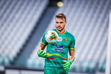 Serie A 2019 / 20 karşılaşmasında ABD 'li Gabriel Vasconcellos ile ABD Lecce arasında 26 Haziran 2020 tarihinde İtalya' nın Allianz Stadyumu 'nda oynanan maçta