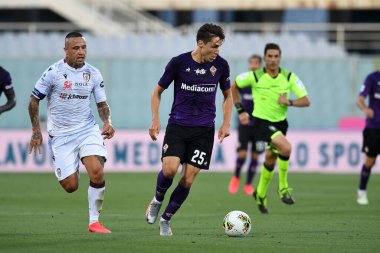 ACF Fiorentina-Cagliari davasında acf fiorentina 'dan federico chiesa, radyja nainggolan of cagliari calcio' ya karşı harekete geçti.