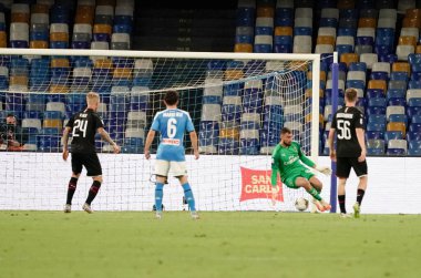 Napoli 'li Dries Mertens ilk golünü SSC Napoli ile AC Milan arasındaki Serie A TIM maçında 12 Temmuz 2020' de San Paolo Stadium Photo LPS / MARCO IORIO / LM 'de attı.