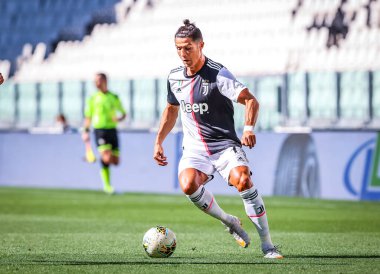 Juventus takımından Cristiano Ronaldo, İtalya 'nın başkenti Turin' deki Allianz Stadyumu 'nda oynanan 2019 / 20 karşılaşmasında Juventus ile Torino FC arasında oynanan maçta görülüyor.