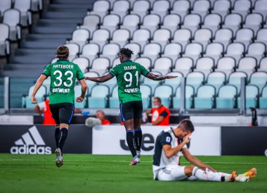 Napoli 'den Jose Callejon, SSC Napoli ile AS Roma arasındaki Serie A TIM maçında ilk golünü attıktan sonra, 5 Temmuz 2020' de San Paolo Stadyumu Fotoğraf: LPS / MARCO IORIO / LM    