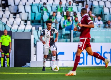 Juventus 'tan Juan Cuadrado Serie A 2019 / 20 karşılaşmasında Torino FC ile Torino Stadyumu, Torin, İtalya - Fotoğraf: Fabrizio Carabelli / LM