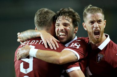 Andrea Belotti, Simone Verdi ve Cristian ansaldi (torino) Torino-Brescia maçında skor yaptıktan sonra Torin, İtalya, 08 Temmuz 2020 - LM / Claudio Benedetto
