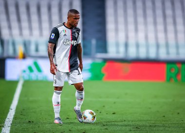 Juventus takımından Douglas Costa, 11 Temmuz 2020 'de İtalya' nın başkenti Torino 'daki Allianz Stadyumu' nda oynanan Juventus-Atalanta maçında - Fotoğraf Fabrizio Carabelli / LM