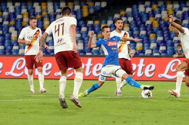 Napoli 'li Arkadiusz Milik (R), SSC Napoli ile AS Roma arasındaki Serie A TIM karşılaşmasında 5 Temmuz 2020 tarihinde San Paolo Stadyumu Fotoğraf: LPS / MARCO IORIO / LM