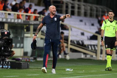Walter Zenga Cagliari kalsiyum jestleri yöneticisi ACF Fiorentina vs Cagliari, İtalya, Temmuz 08 2020 - LM / Matteo Papini