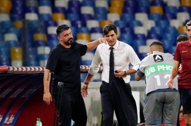 Paulo Fonseca (R) Roma ve Rino Gattuso teknik direktörü Napoli 'nin teknik direktörü Serie A TIM ile SSC Napoli ve AS Roma arasında 5 Temmuz 2020 tarihinde San Paolo Stadyumu' nda oynanan LPS / MARCO IORIO / LM maçından önce