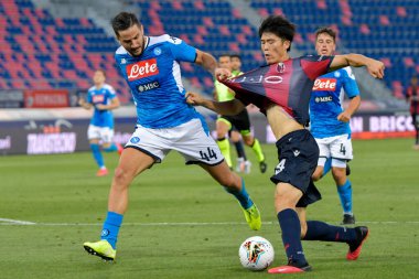 Takehiro tomiyasu (Bologna fc) ve Konstantinos manolas (ssc napoli) faul Bologna, İtalya 'da Napoli' ye karşı 15 Temmuz 2020 - LM / Alessio Marini