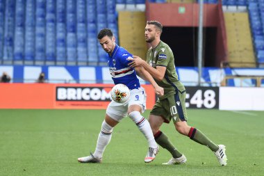 Federico bonazzoli (sampdoria), Sampdoria-Cagliari maçında Sebastian walukiewicz (cagliari) 15 Temmuz 2020 - LM / Danilo Vigo