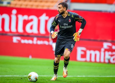 AC Milan 'dan Gianluigi Donnarumma 15 Temmuz 2020' de San Siro Stadyumu 'nda AC Milan ile Parma Calcio arasında oynanan 2019 / 20 karşılaşmasında - Fotoğraf: Fabrizio Carabelli / LM