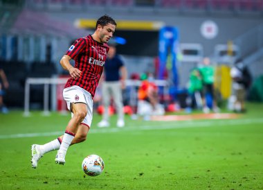 AC Milan takımından Davide Calabria, 15 Temmuz 2020 tarihinde AC Milan ile Parma Calcio arasında oynanan San Siro Stadyumu - Fotoğraf: Fabrizio Carabelli / LM