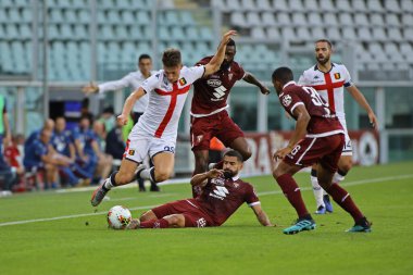 Torino, İtalya 'nın Torin kentinde Cenova' ya karşı açılan davada 88 Rincon (torino fc) vs andrea pinamonti (genoa fc) - LM / Claudio Benedetto