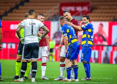 Parma Calcio takımından Simone Iacoponi, 15 Temmuz 2020 'de San Siro Stadyumu' nda oynanan AC Milan-Parma Calcio maçında sakatlandı - Fotoğraf: Fabrizio Carabelli / LM