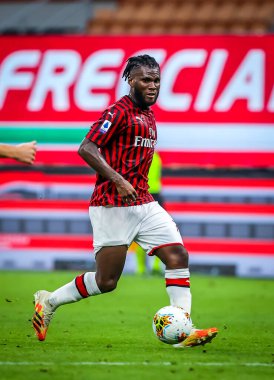 AC Milan 'dan Franck Kessie 15 Temmuz 2020' de San Siro Stadyumu 'nda AC Milan ile Parma Calcio arasında oynanan 2019 / 20 karşılaşmasında - Fotoğraf Fabrizio Carabelli / LM
