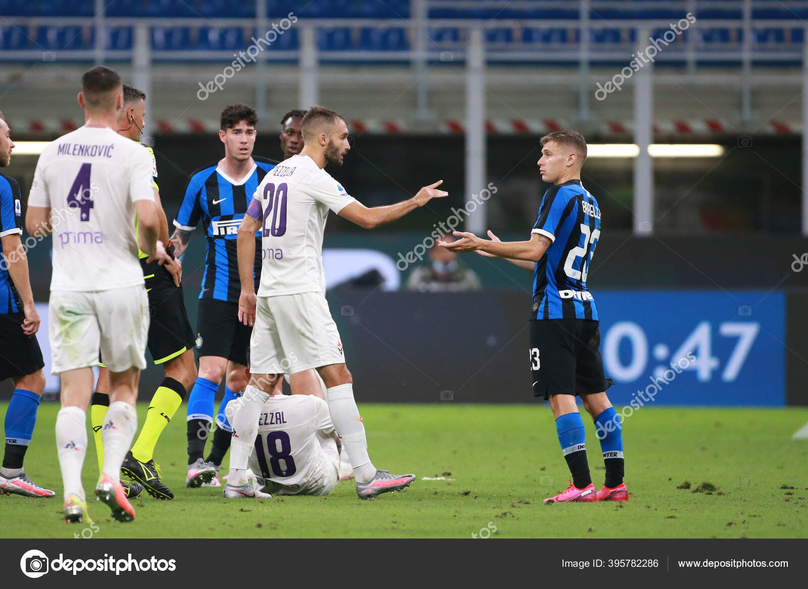 Nicolo Barella Inter Und Deutsche Pezzella Fiorentina Wahrend Inter Fiorentina Redaktionelles Stockfoto C Livephotosport 395782286