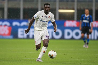 Alfred Duncan (fiorentina) 22 Temmuz 2020 'de Milano, İtalya' daki San Siro Stadyumu 'nda Inter-Fiorentina maçında