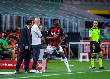 AC Milan 'dan Rafael Leao, Serie A 2019 / 20' de San Siro Stadyumu 'nda oynanan AC Milan-Cagliari Calcio maçında sakatlandı.
